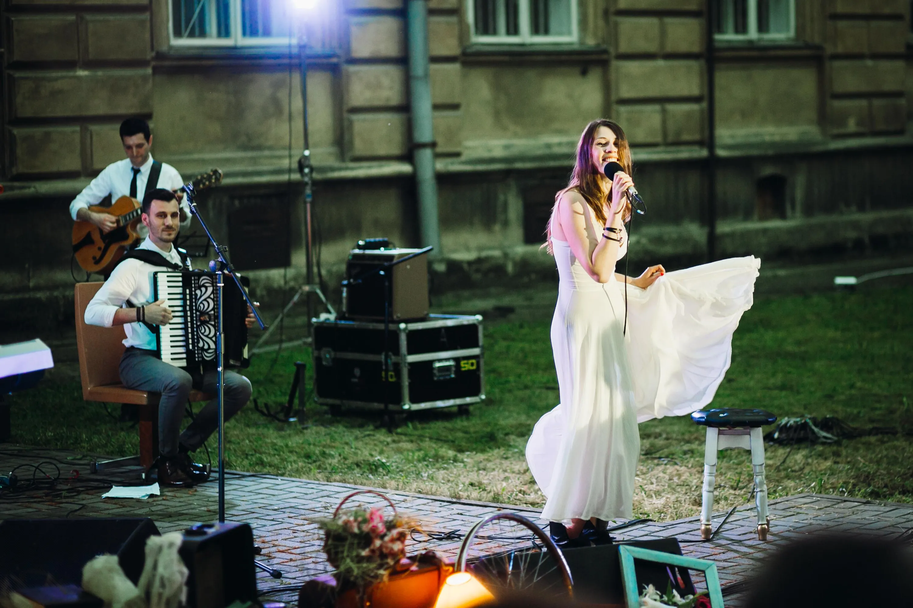 Співають всі