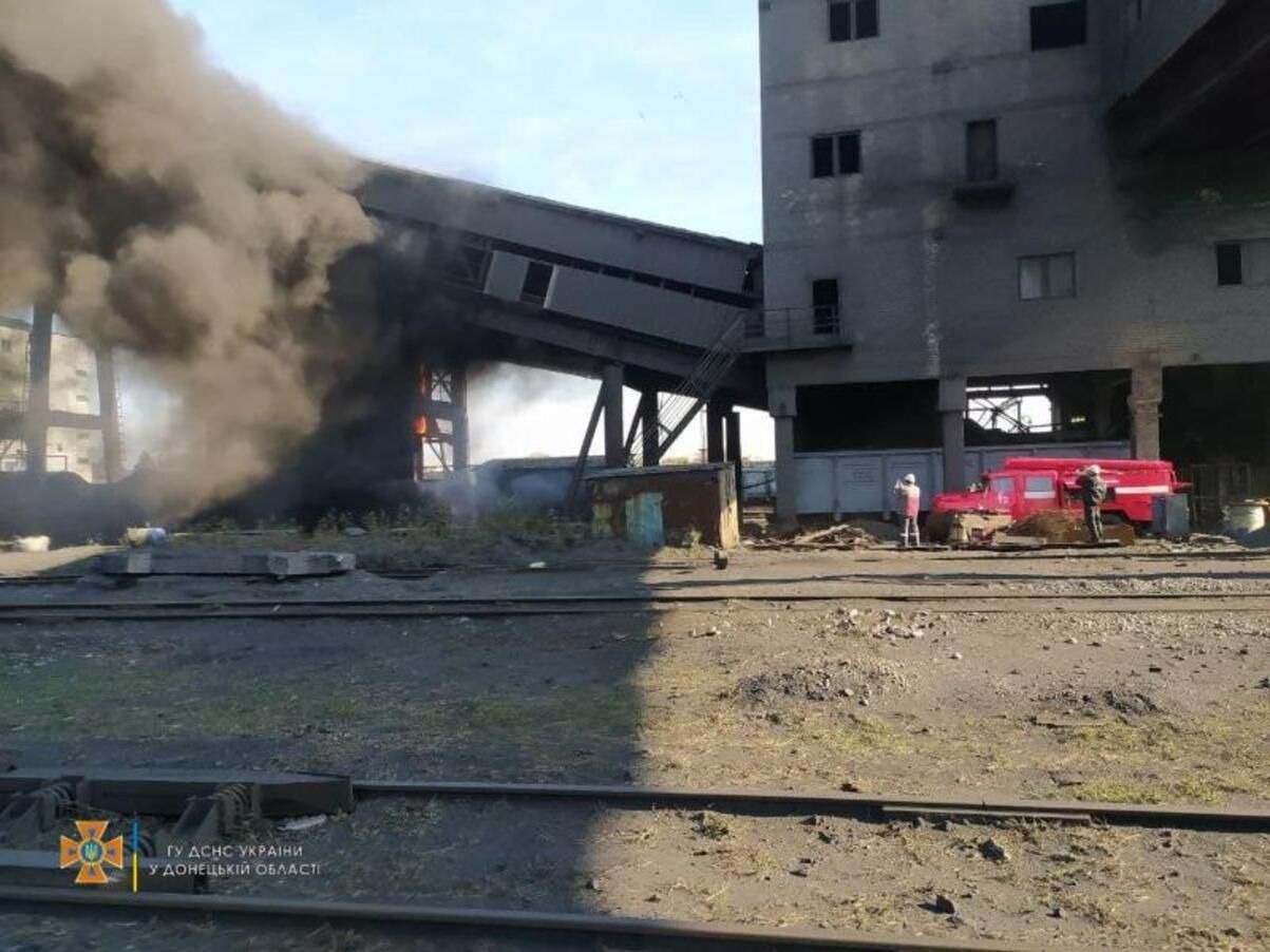 Масштабный пожар вспыхнул в Авдеевке на коксохимическом заводе: фото с места происшествия