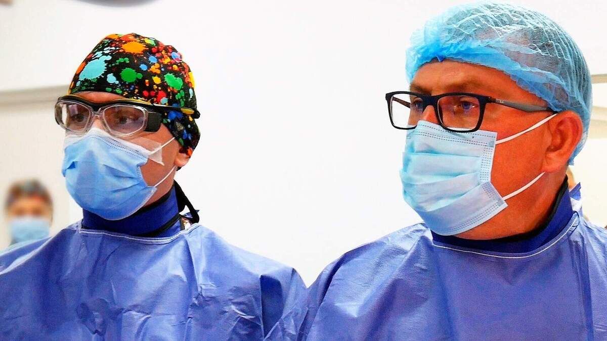 Кожного разу смерті переживаю ще важче, – львівський хірург про втрату пацієнтів - Новини Львова - 24 Канал Кожного разу смерті переживаю ще важче, – львівський хірург про втрату пацієнтів - Новини Львова - 24 Канал