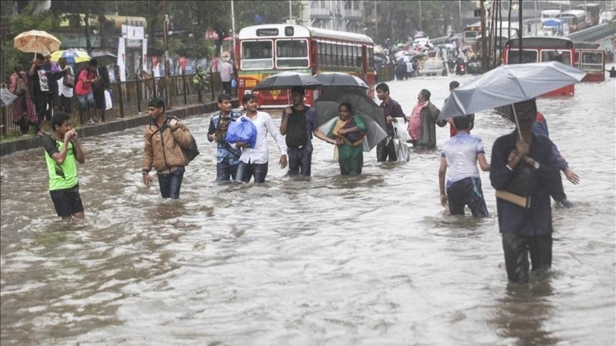Індію накрили потужні зливи: понад 20 жертв - 24 Канал