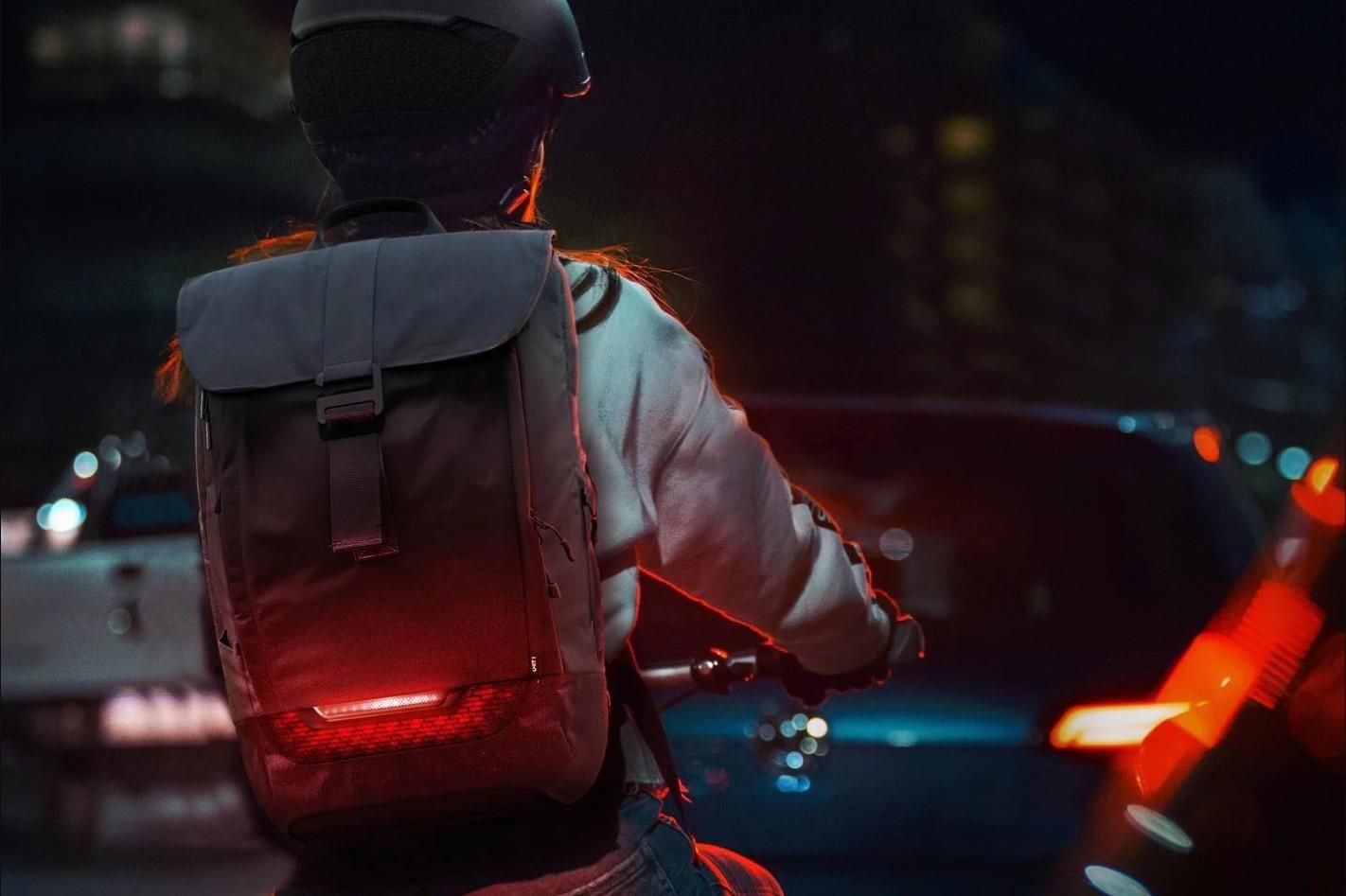 Torch для велосипедистів: рюкзак з вказівниками повороту - Новини технологій - Техно Torch для велосипедистів: рюкзак з вказівниками повороту - Новини технологій - Техно