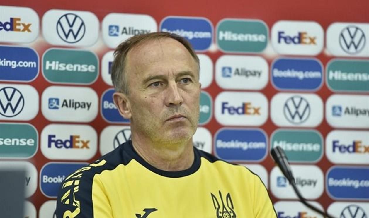 Великі бонуси за ЧС та скромна зарплата Петракова: озвучені заробітки у збірній України