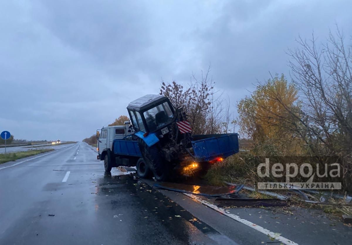 Смертельное ДТП вблизи Харькова: водитель микроавтобуса врезался в грузовик