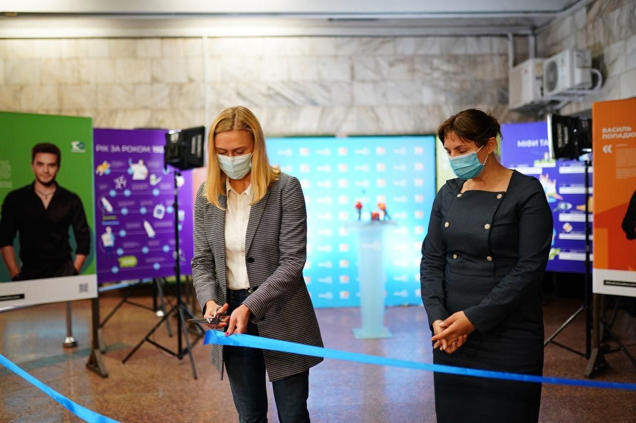Компанія "Фармак" разом із Київським метрополітеном презентували виставку "100 років інсуліну" - Новини Київ - 24 Канал Компанія "Фармак" разом із Київським метрополітеном презентували виставку "100 років інсуліну" - Новини Київ - 24 Канал