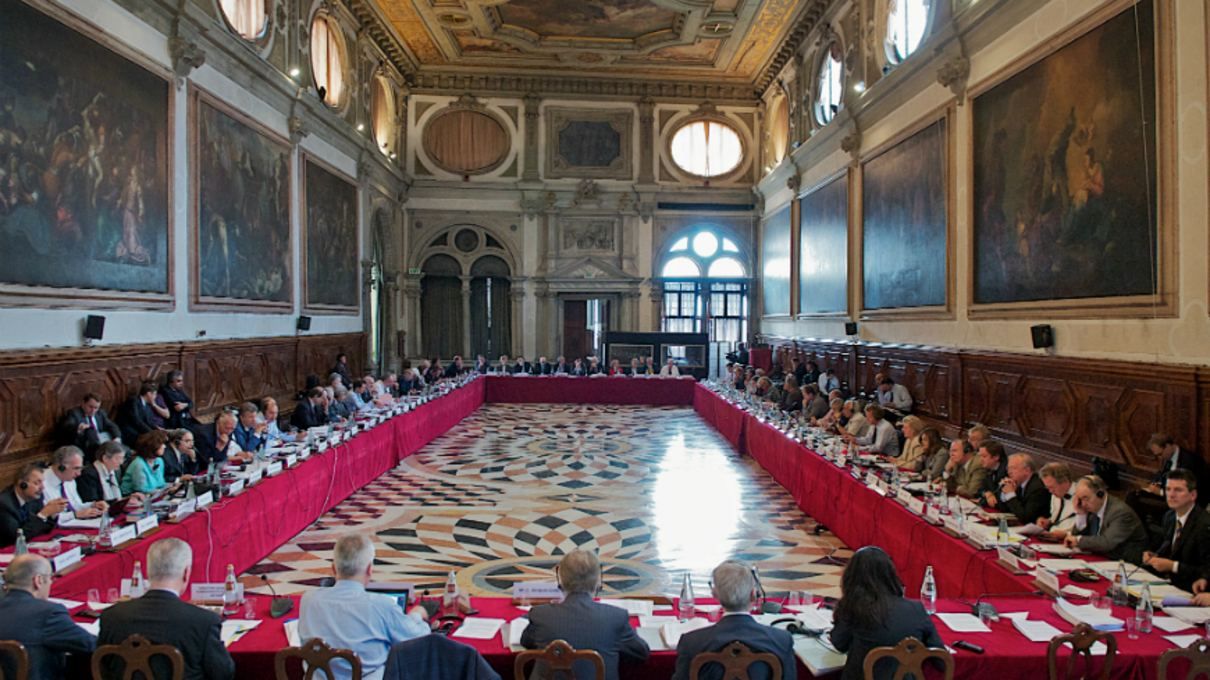 Комментарий Венецианской комиссии о проекте переходного периода на оккупированных территориях