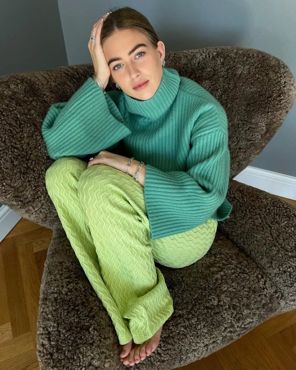 Стильні светри скандинавських модниць / Фото з інстаграму Стильні светри скандинавських модниць / Фото з інстаграму