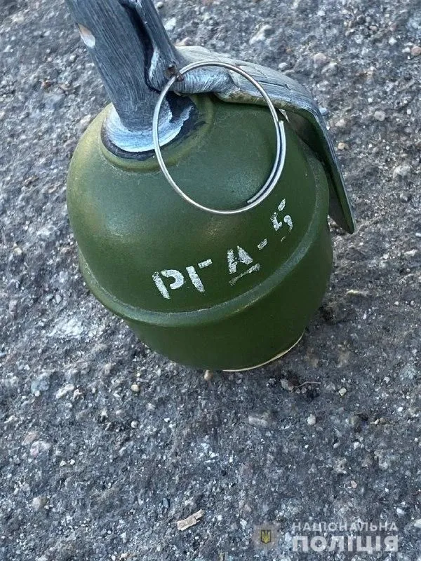 під Києвом чоловік погрожував жінкам та дітям гранатами під Києвом чоловік погрожував жінкам та дітям гранатами