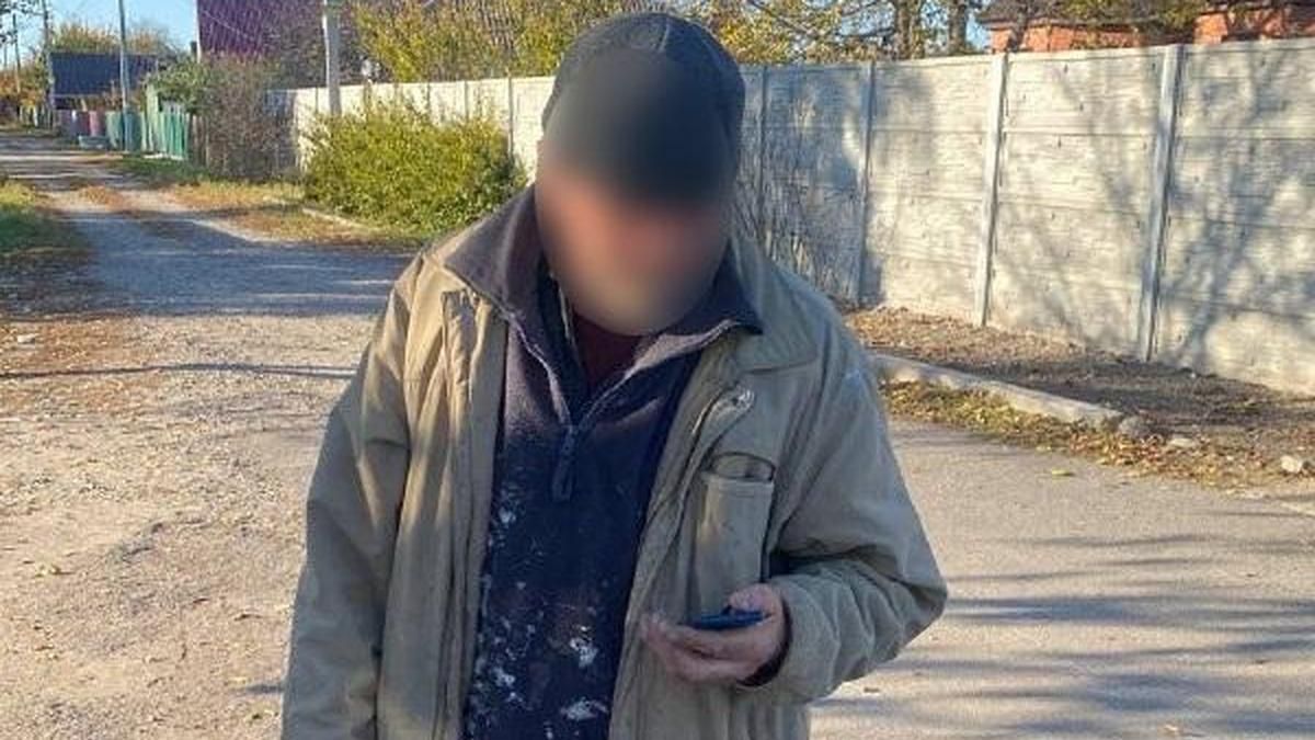 На Киевщине мужчина ухаживал за женщиной на детской площадке и угрожал взорвать гранату На Киевщине мужчина ухаживал за женщиной на детской площадке и угрожал взорвать гранату