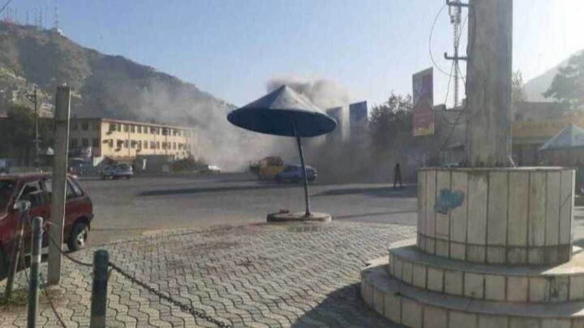У Кабулі пролунав потужний вибух: а авто талібів кинули гранату - Україна новини - 24 Канал