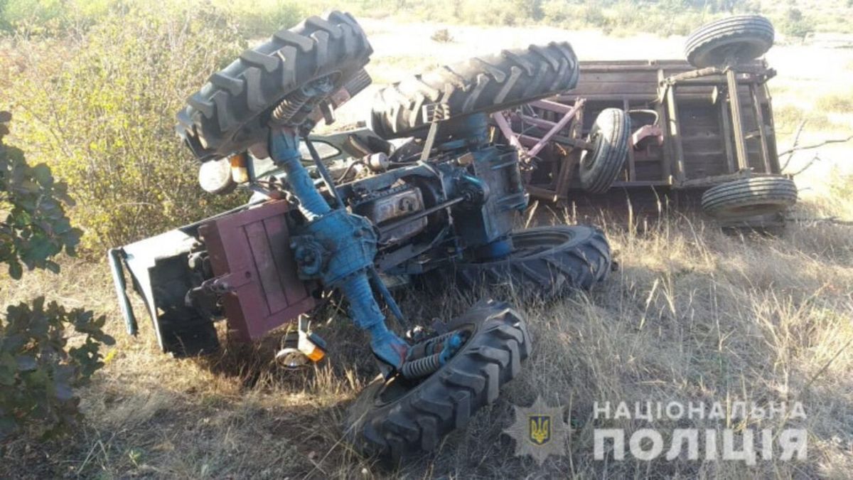 На Львовщине трактор перевернулся на водителя: мужчина погиб на месте