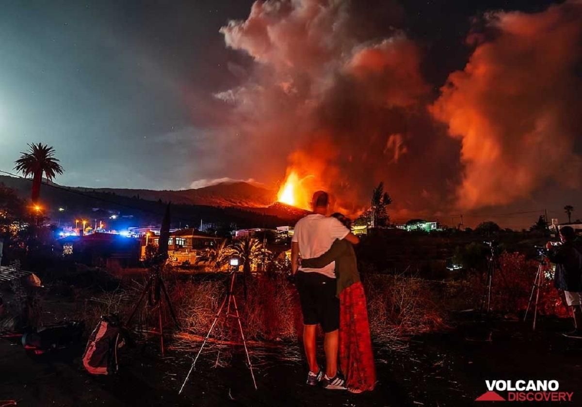 На острове Пальма произошло мощное землетрясение во время извержения вулкана: шокирующие кадры