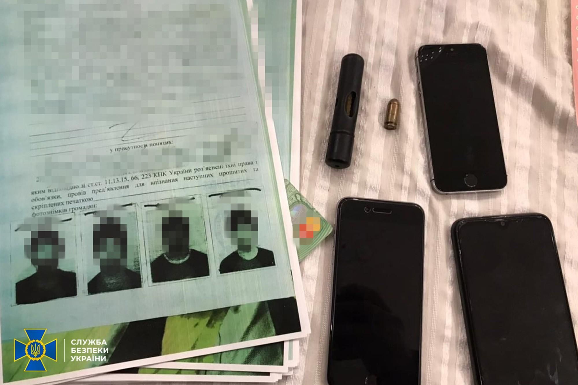 "Працівники Інтерполу": злочинна група перевозила до України нелегалів та фальшиві гроші - Свіжі новини Харкова - 24 Канал "Працівники Інтерполу": злочинна група перевозила до України нелегалів та фальшиві гроші - Свіжі новини Харкова - 24 Канал