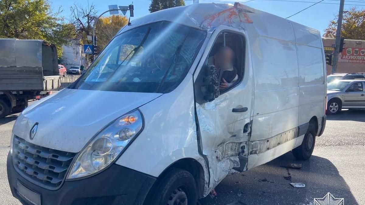 Водителя автовышки, которого поймали в Киеве во время нереальной погони, недавно лишили прав