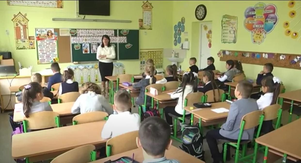 Здание не сдали в эксплуатацию: на Буковине ученики незаконно учатся в новом корпусе школы
