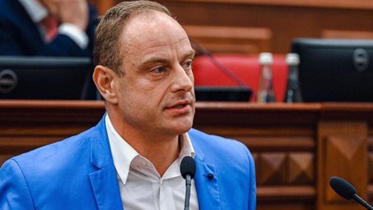 Київський депутат від "Батьківщини" роздав людям майже протерміновані вітаміни - Новини Київ - Київ Київський депутат від "Батьківщини" роздав людям майже протерміновані вітаміни - Новини Київ - Київ