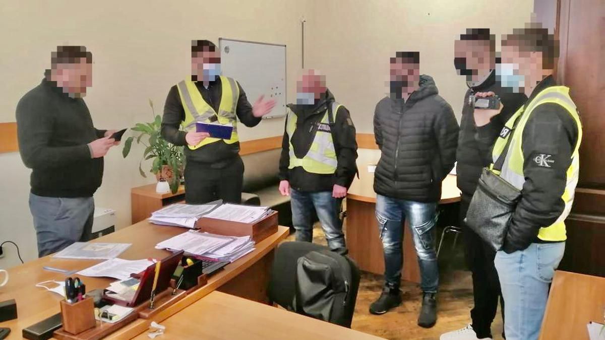 Полиция и СБУ второй день обыскивали офис Киевэнерго
