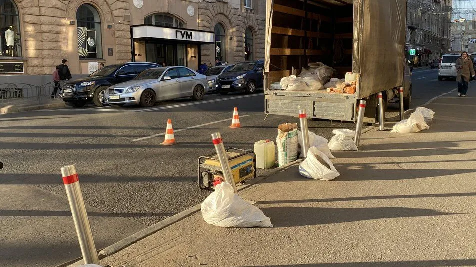 Встановили стовпчики безпеки на місці ДТП із Зайцевою в Харкові Встановили стовпчики безпеки на місці ДТП із Зайцевою в Харкові
