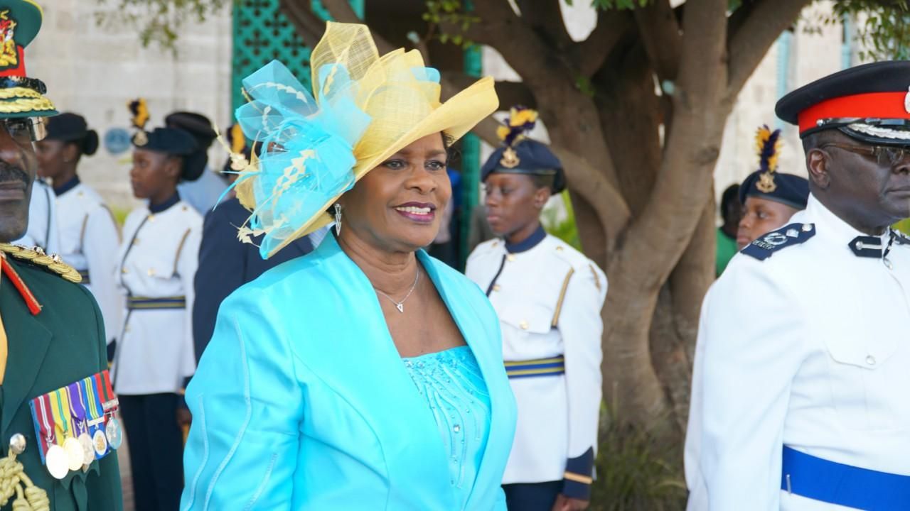 Выход из-под британской короны: Барбадос избрал президента