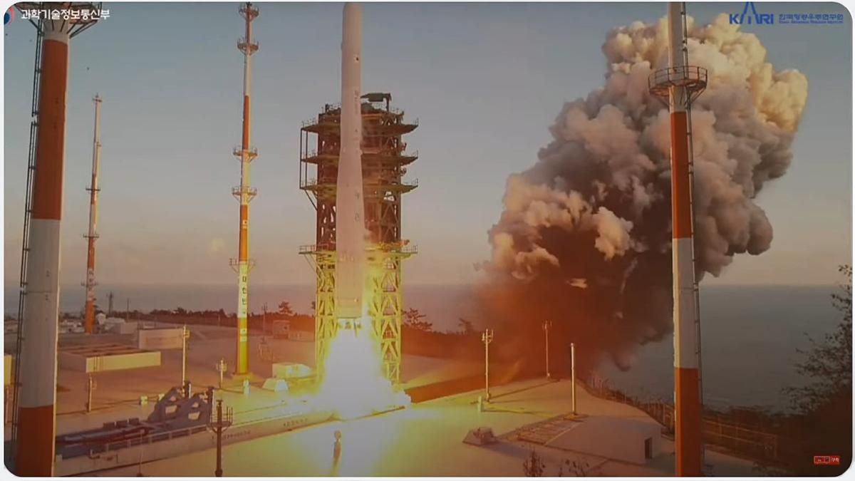Корея вперше запускає першу повністю вітчизняну ракету у космос - Новини технологій - Техно