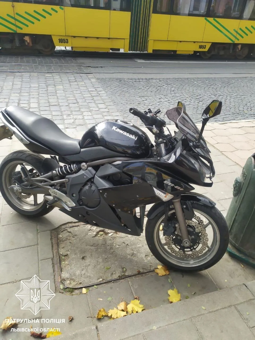 У Львові чоловік в'їхав в авто і втік: його мотоцикл розшукував Інтерпол У Львові чоловік в'їхав в авто і втік: його мотоцикл розшукував Інтерпол