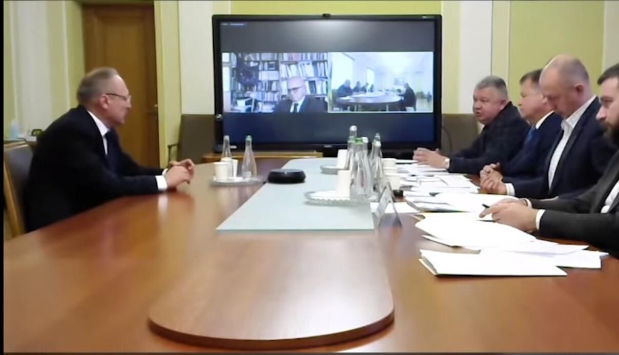 Вилетіло з пам'яті, – кандидати в суді КСУ не змогли відповісти на елементарні запитання - 24 Канал Вилетіло з пам'яті, – кандидати в суді КСУ не змогли відповісти на елементарні запитання - 24 Канал