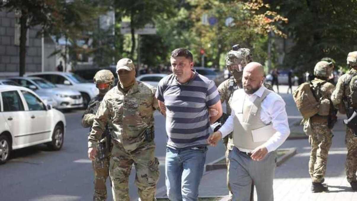 Дело против ветерана, который с гранатой пробовал захватить Кабмин, передали в суд Дело против ветерана, который с гранатой пробовал захватить Кабмин, передали в суд