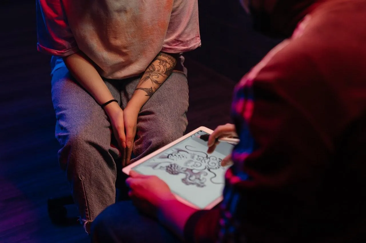 Тату-майстер не повинен вам нав'язувати свою думку Тату-майстер не повинен вам нав'язувати свою думку