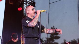 Сергей Михалок ударил фаната на концерте группы "Ляпис 98" в Полтаве