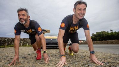 Двоє чоловіків протягли авто понад 40 кілометрів для благодійного челенджу