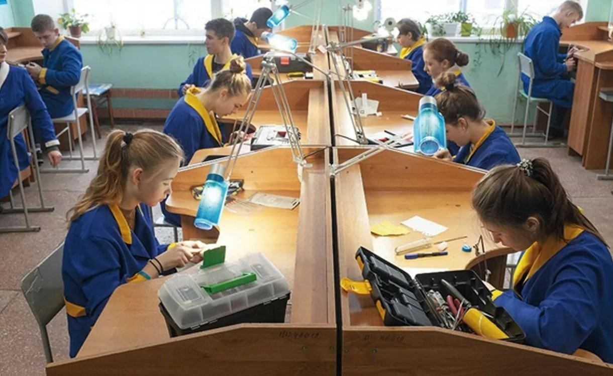 Скільки осіб вступило до профтехів у 2021 році та які напрямки обирають найчастіше - Україна новини - Освіта