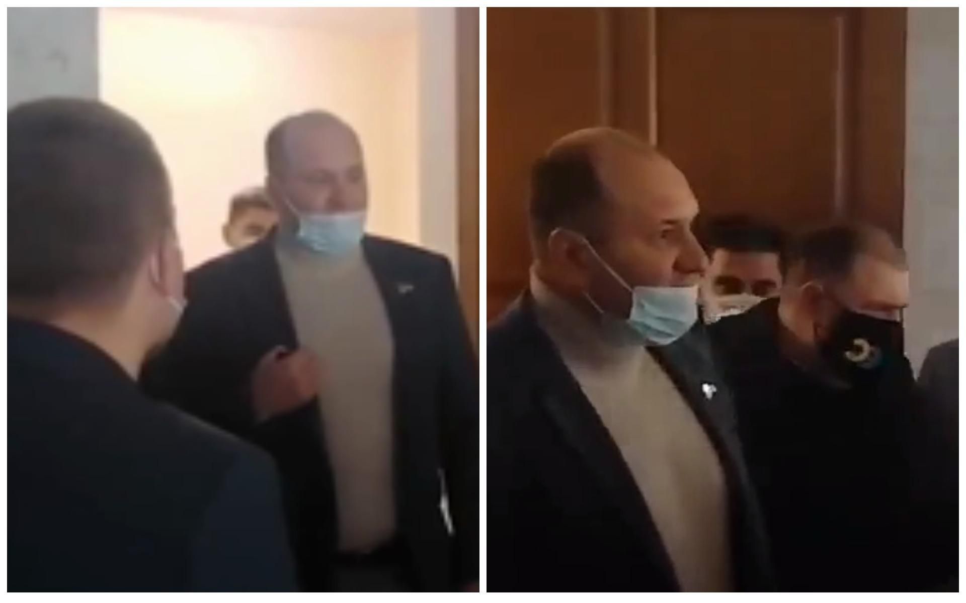 Депутат від ОПЗЖ вирішив "прорватися" на сесію райради без COVID-сертифіката в Одесі - Новини Одеси сьогодні - 24 Канал Депутат від ОПЗЖ вирішив "прорватися" на сесію райради без COVID-сертифіката в Одесі - Новини Одеси сьогодні - 24 Канал