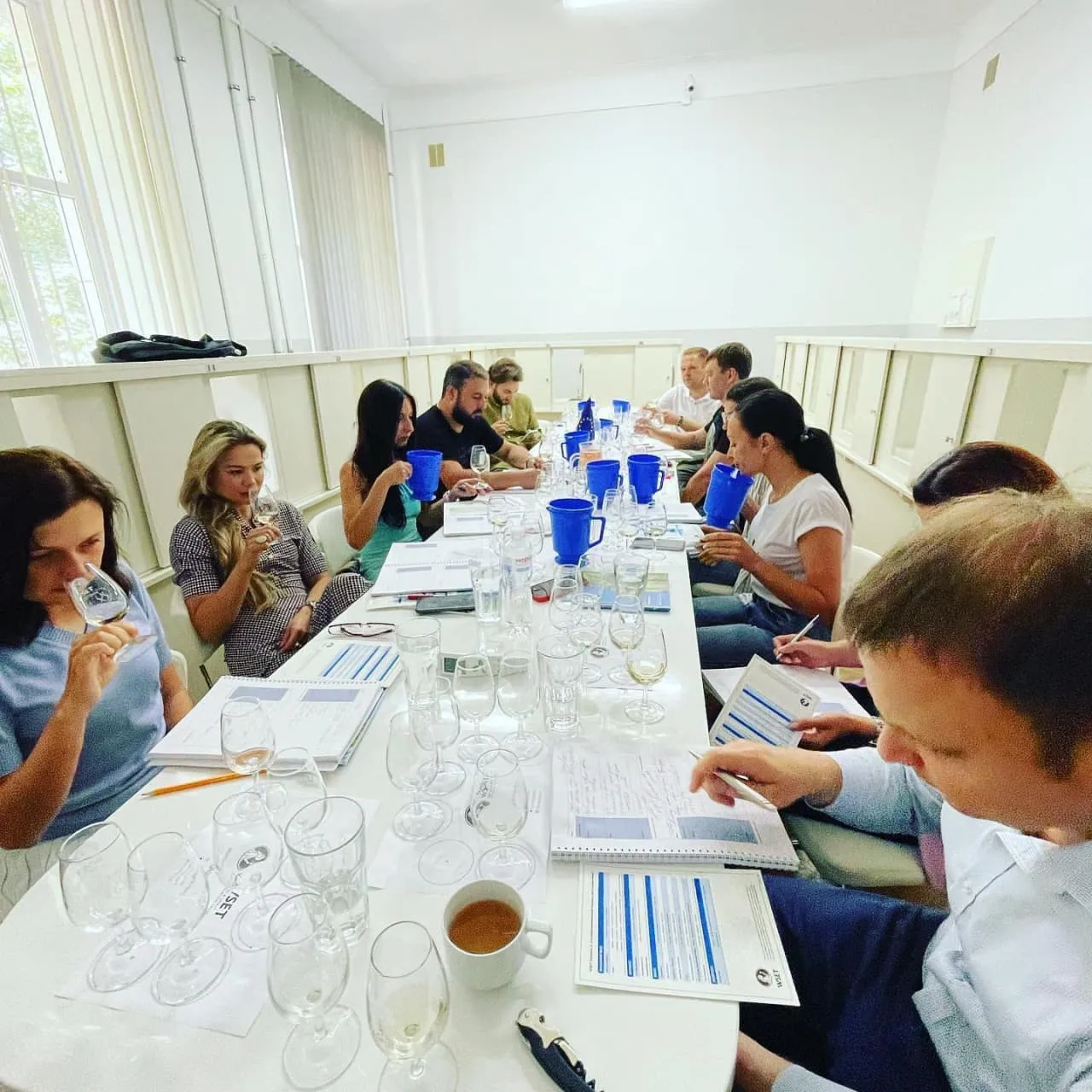 У школі WSET можуть навчатись як професіонали, так і любителі У школі WSET можуть навчатись як професіонали, так і любителі