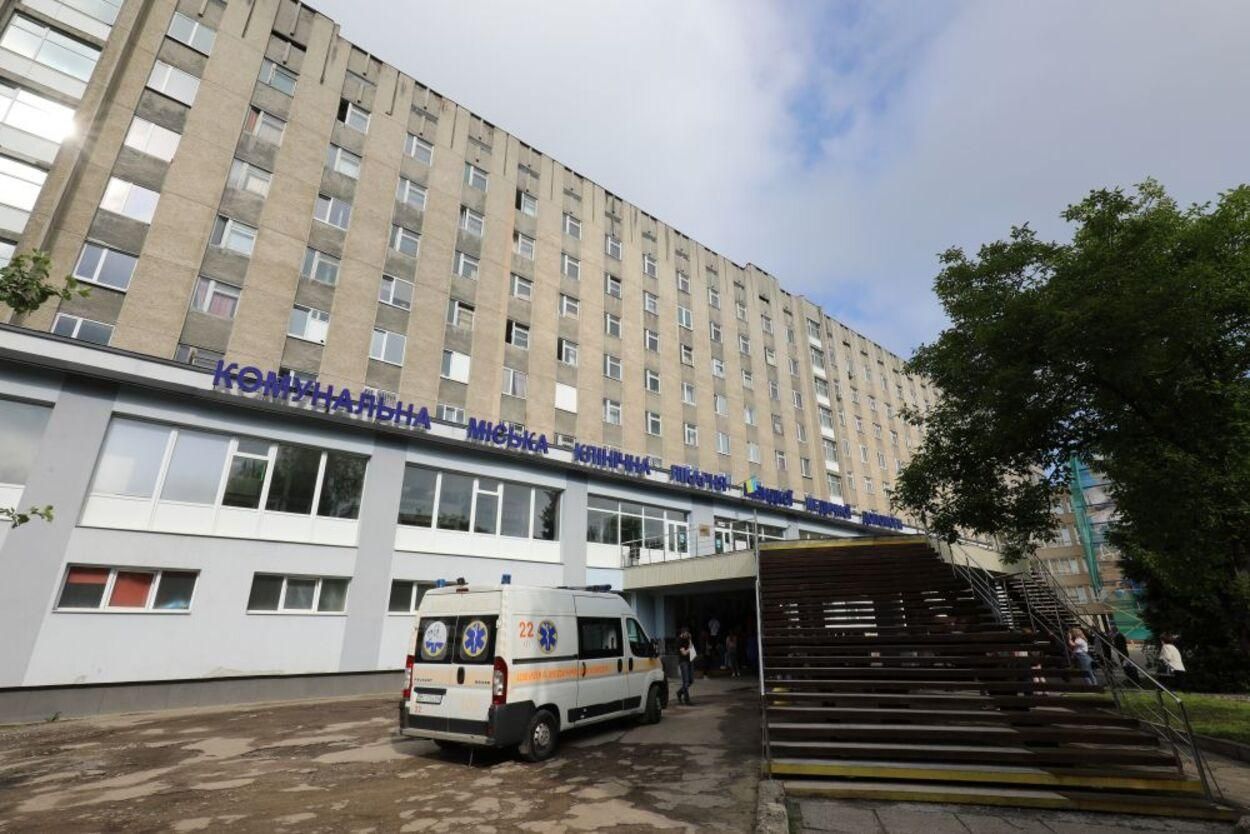 Во Львове сообщили о минировании железнодорожного вокзала и больницы