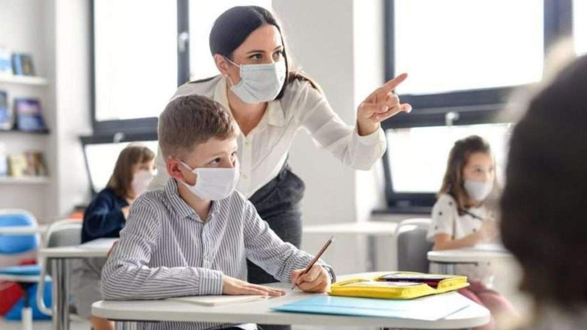 В Киеве только в 7 школах 100% вакцинированных работников, – Фиданян об обучении в красной зоне В Киеве только в 7 школах 100% вакцинированных работников, – Фиданян об обучении в красной зоне