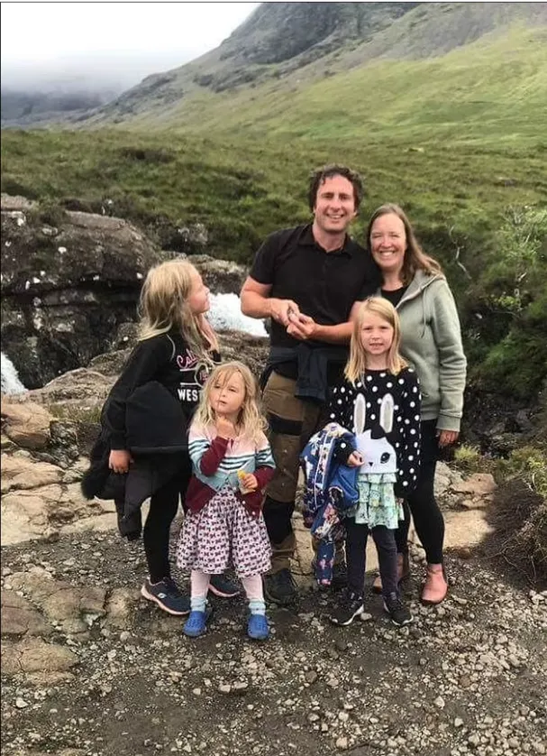 Батьки й не сподівались, що їх доньки будуть такі задоволені подорожжю Батьки й не сподівались, що їх доньки будуть такі задоволені подорожжю