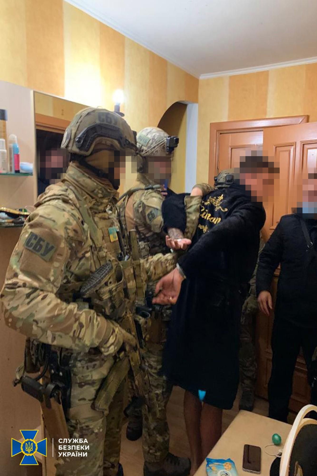 Координировали из России: СБУ разоблачила картель рэкетиров Координировали из России: СБУ разоблачила картель рэкетиров