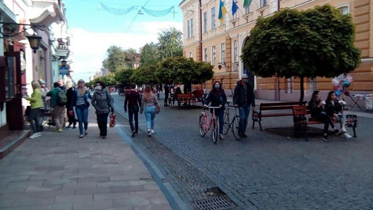 Ни в ресторан, ни в транспорт: на Буковине ввели жесткие ограничения для невакцинированных