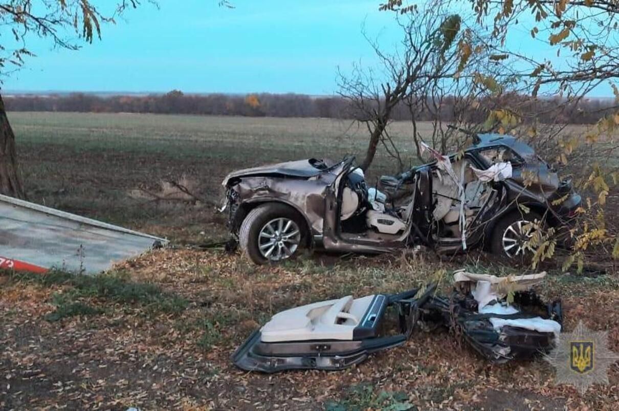 Підліток на Touareg врізався у дерево: четверо загиблих - Новини Херсона - 24 Канал Підліток на Touareg врізався у дерево: четверо загиблих - Новини Херсона - 24 Канал