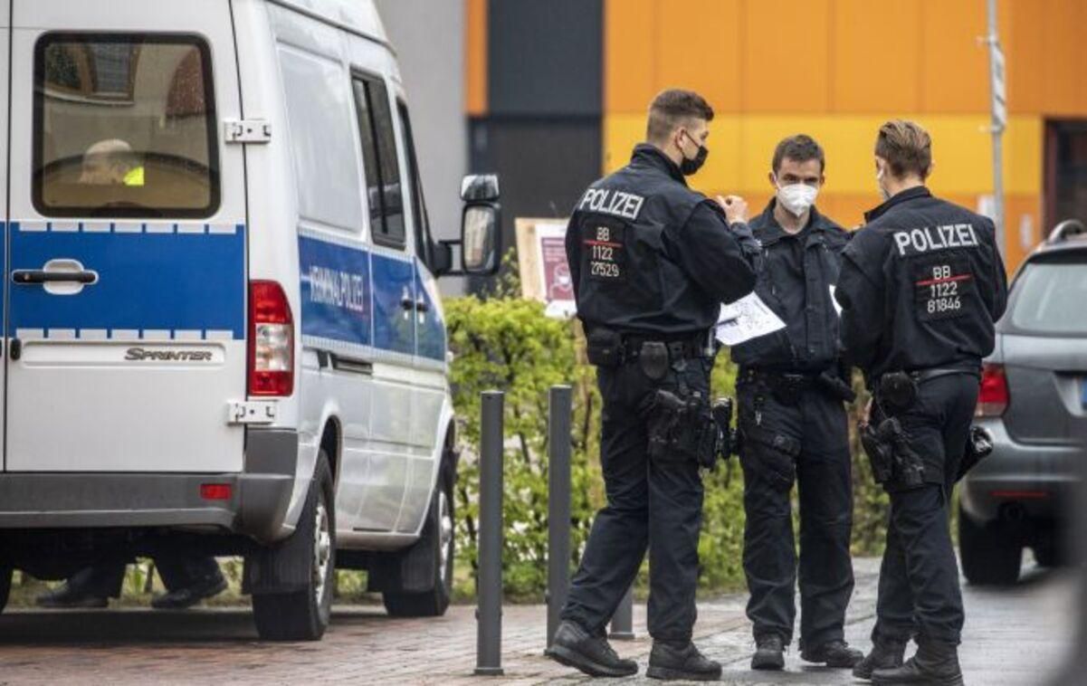 Хотіли зупинити мігрантів: німецька поліція затримала близько 50 неонацистів - 24 Канал