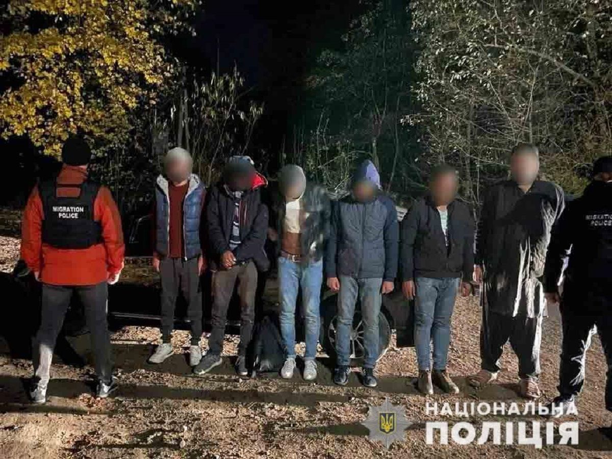 Фейкові студенти: іноземців з Африки й Азії нелегально привозили в Україну - Кримінальні новини України - 24 Канал Фейкові студенти: іноземців з Африки й Азії нелегально привозили в Україну - Кримінальні новини України - 24 Канал