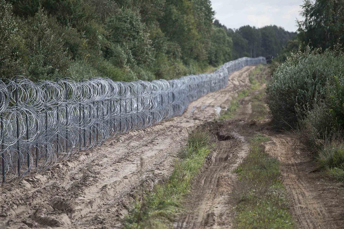 Польща хоче направити гуманітарну допомогу для мігрантів: Мінськ може не прийняти - новини Білорусь - 24 Канал