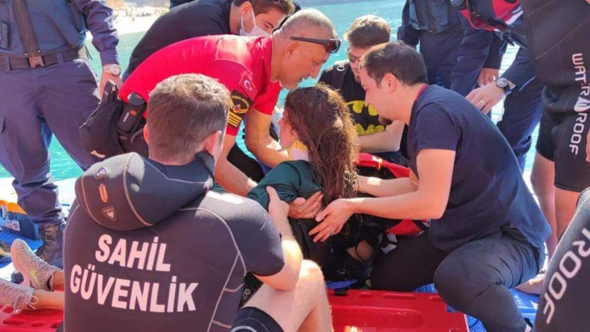 Украинская парашютистка сорвалась в море в Турции: в каком она состоянии