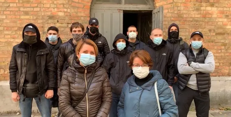 Ветерани ООС охороняють пекарню Горнятко доброти від рейдерів, у Києві зловмисники намагалися віджати реабілітаційний центр для дітей з інвалідністю, ГО Родина Ветерани ООС охороняють пекарню Горнятко доброти від рейдерів, у Києві зловмисники намагалися віджати реабілітаційний центр для дітей з інвалідністю, ГО Родина