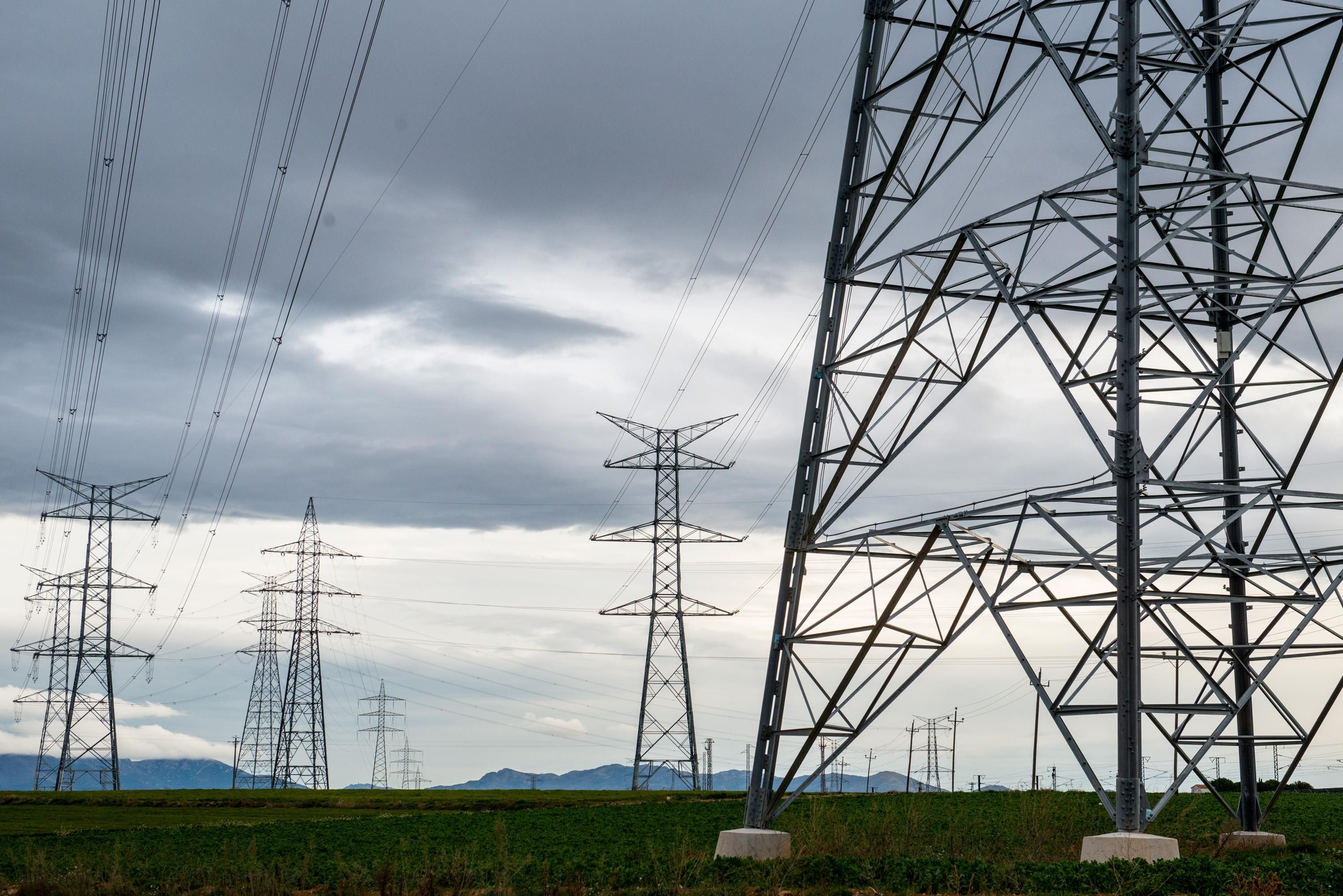 По иску компании Ахметова отменили аукцион на покупку электроэнергии из России и Беларуси По иску компании Ахметова отменили аукцион на покупку электроэнергии из России и Беларуси