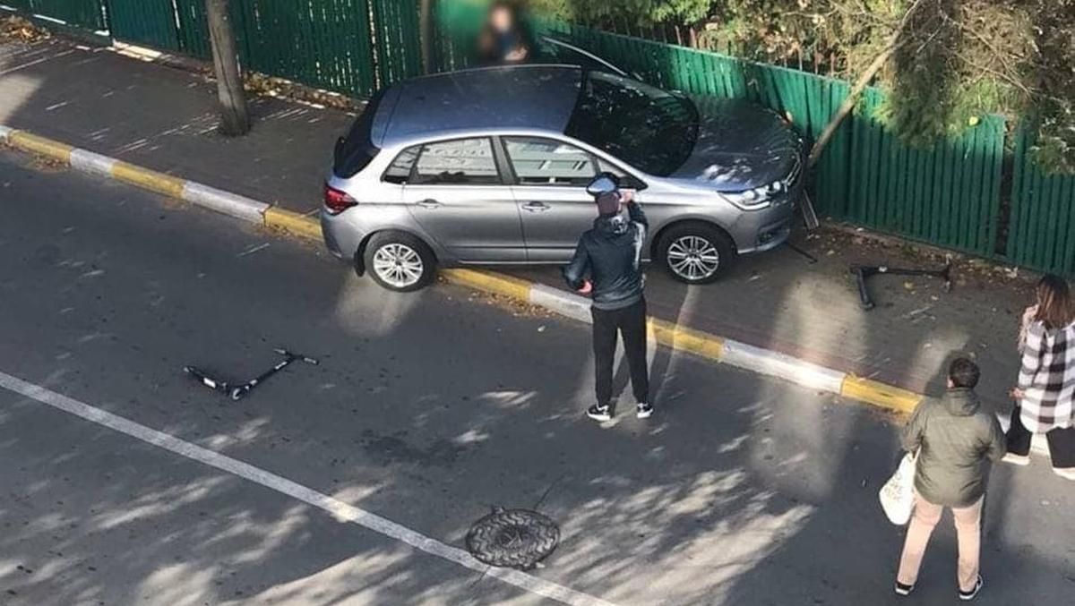 Під Києвом водій легковика збив дитину на тротуарі та влетів у паркан - Київ