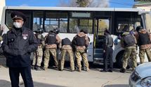 Під "судом" у Сімферополі окупанти затримали понад 20 людей