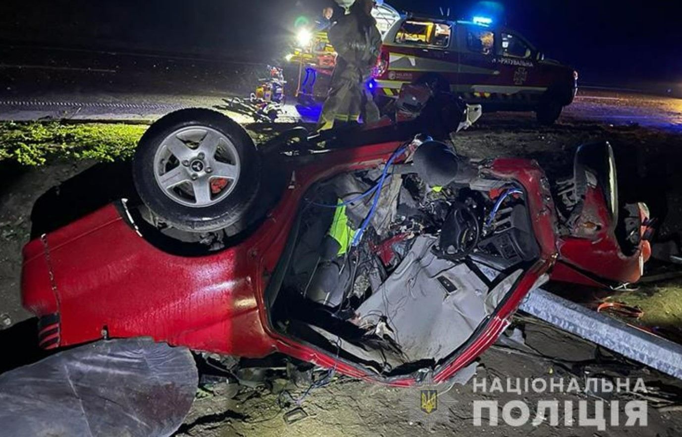 Жуткое ДТП на Тернопольщине: в аварии погибли два человека Жуткое ДТП на Тернопольщине: в аварии погибли два человека