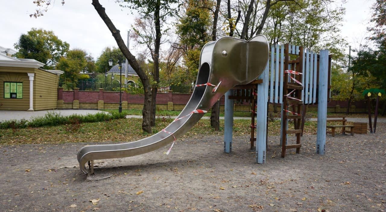 5-річній дівчинці відрізало палець на гірці майданчика в Одесі: просто спускалась - Новини Одеси сьогодні - 24 Канал 5-річній дівчинці відрізало палець на гірці майданчика в Одесі: просто спускалась - Новини Одеси сьогодні - 24 Канал