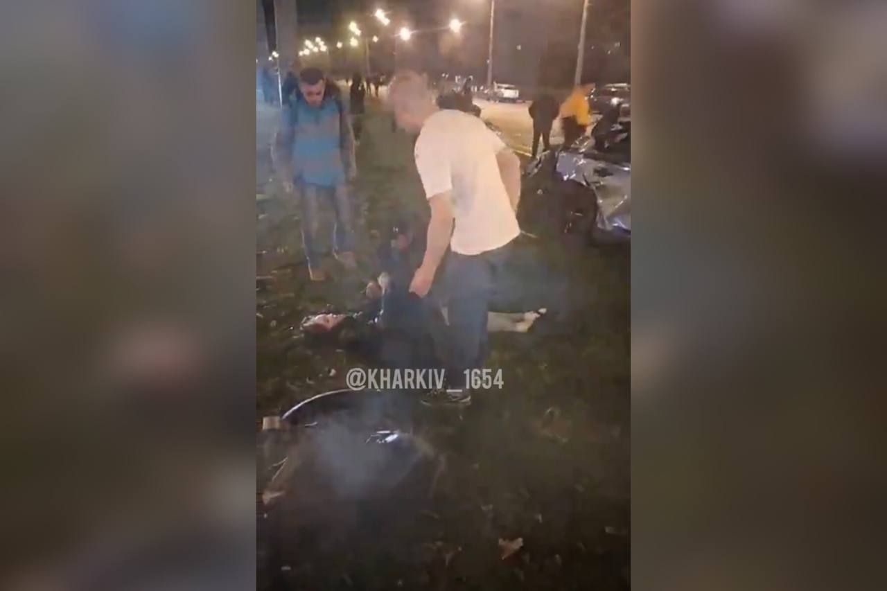 Моторошна ДТП у Харкові: в мережі з'явилось відео перших хвилин після аварії - Новини Харків - 24 Канал