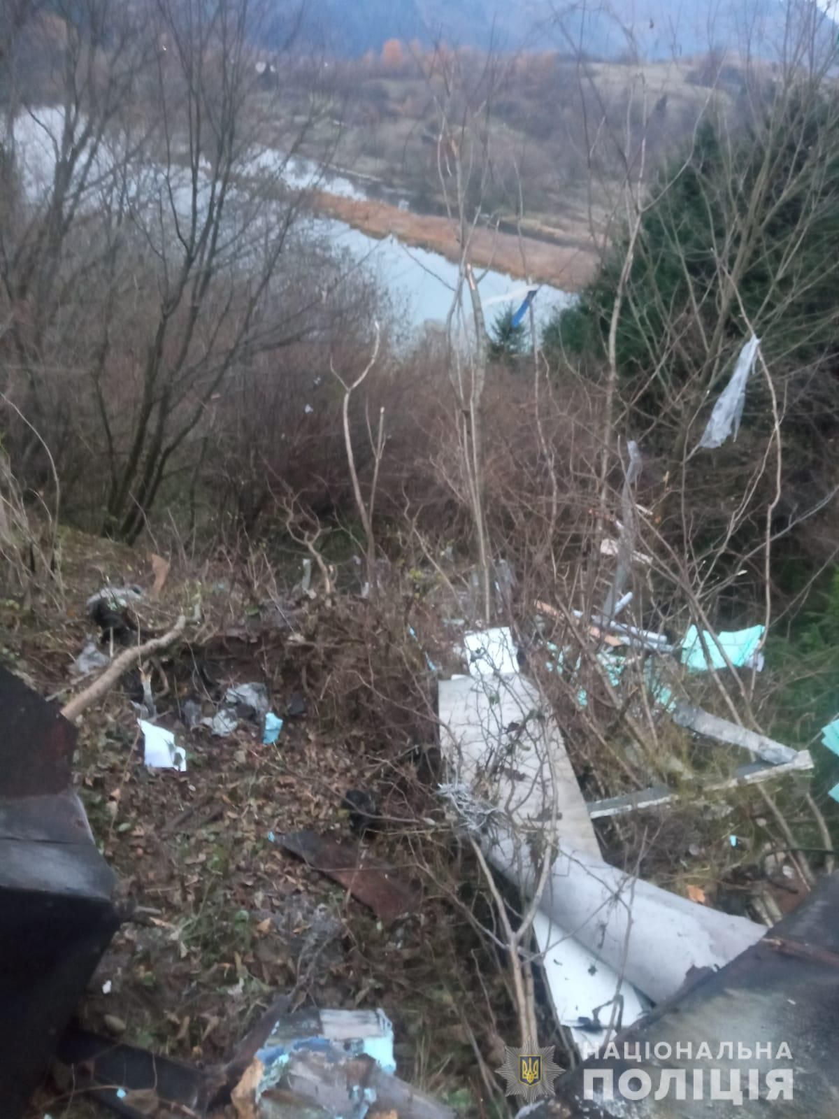 Фура слетела в пропасть: в ДТП на Львовщине пострадали два человека Фура слетела в пропасть: в ДТП на Львовщине пострадали два человека